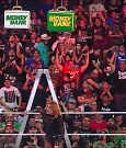 WWE_RAW_27th_June_2022_720p_WEBRip_h264_mp4_007715309.jpg