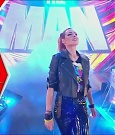 WWE_Monday_Night_Raw_2022_11_28_720p_HDTV_x264-NWCHD_mp4_000170703.jpg