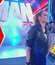WWE_Monday_Night_Raw_2022_11_28_720p_HDTV_x264-NWCHD_mp4_000173907.jpg