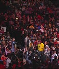 WWE_Monday_Night_Raw_2022_11_28_720p_HDTV_x264-NWCHD_mp4_000332865.jpg