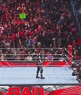 WWE_Monday_Night_Raw_2022_12_05_720p_HDTV_x264-NWCHD_mp4_001711505.jpg