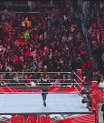 WWE_Monday_Night_Raw_2022_12_05_720p_HDTV_x264-NWCHD_mp4_001714308.jpg