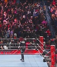 WWE_Monday_Night_Raw_2022_12_05_720p_HDTV_x264-NWCHD_mp4_001727121.jpg