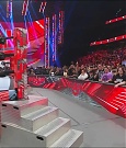 WWE_Monday_Night_Raw_2022_12_05_720p_HDTV_x264-NWCHD_mp4_001767561.jpg
