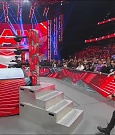 WWE_Monday_Night_Raw_2022_12_05_720p_HDTV_x264-NWCHD_mp4_001768762.jpg