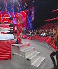 WWE_Monday_Night_Raw_2022_12_05_720p_HDTV_x264-NWCHD_mp4_001769163.jpg