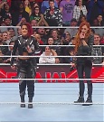 WWE_Monday_Night_Raw_2022_12_05_720p_HDTV_x264-NWCHD_mp4_001886880.jpg