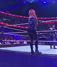 WWE_Monday_Night_Raw_2022_12_05_720p_HDTV_x264-NWCHD_mp4_001980974.jpg