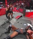 WWE_Monday_Night_Raw_2022_12_05_720p_HDTV_x264-NWCHD_mp4_007572690.jpg