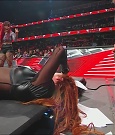 WWE_Monday_Night_Raw_2022_12_05_720p_HDTV_x264-NWCHD_mp4_007587905.jpg
