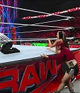 WWE_Monday_Night_Raw_2022_12_19_720p_HDTV_x264-NWCHD_mp4_006035534.jpg