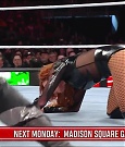 WWE_Monday_Night_Raw_2022_12_19_720p_HDTV_x264-NWCHD_mp4_006081413.jpg