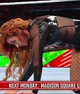 WWE_Monday_Night_Raw_2022_12_19_720p_HDTV_x264-NWCHD_mp4_006082614.jpg
