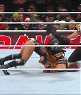 WWE_Monday_Night_Raw_2022_12_19_720p_HDTV_x264-NWCHD_mp4_006214346.jpg
