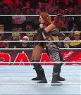 WWE_Monday_Night_Raw_2022_12_19_720p_HDTV_x264-NWCHD_mp4_006221153.jpg