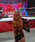 WWE_Monday_Night_Raw_2022_12_19_720p_HDTV_x264-NWCHD_mp4_006428160.jpg