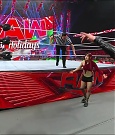 WWE_Monday_Night_Raw_2022_12_19_720p_HDTV_x264-NWCHD_mp4_006437769.jpg