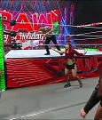 WWE_Monday_Night_Raw_2022_12_19_720p_HDTV_x264-NWCHD_mp4_006438970.jpg