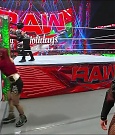 WWE_Monday_Night_Raw_2022_12_19_720p_HDTV_x264-NWCHD_mp4_006440572.jpg