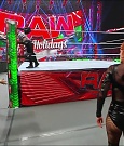 WWE_Monday_Night_Raw_2022_12_19_720p_HDTV_x264-NWCHD_mp4_006441373.jpg
