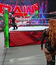 WWE_Monday_Night_Raw_2022_12_19_720p_HDTV_x264-NWCHD_mp4_006441773.jpg