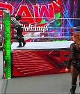 WWE_Monday_Night_Raw_2022_12_19_720p_HDTV_x264-NWCHD_mp4_006442574.jpg