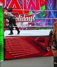 WWE_Monday_Night_Raw_2022_12_19_720p_HDTV_x264-NWCHD_mp4_006442974.jpg