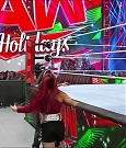 WWE_Monday_Night_Raw_2022_12_19_720p_HDTV_x264-NWCHD_mp4_006446178.jpg