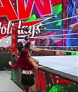 WWE_Monday_Night_Raw_2022_12_19_720p_HDTV_x264-NWCHD_mp4_006446978.jpg