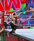 WWE_Monday_Night_Raw_2022_12_19_720p_HDTV_x264-NWCHD_mp4_006448180.jpg