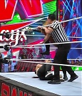 WWE_Monday_Night_Raw_2022_12_19_720p_HDTV_x264-NWCHD_mp4_006452584.jpg