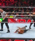 WWE_Monday_Night_Raw_2022_12_19_720p_HDTV_x264-NWCHD_mp4_006460592.jpg