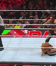 WWE_Monday_Night_Raw_2022_12_19_720p_HDTV_x264-NWCHD_mp4_006461393.jpg