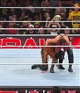 WWE_Monday_Night_Raw_2022_12_19_720p_HDTV_x264-NWCHD_mp4_006462994.jpg