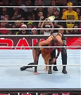 WWE_Monday_Night_Raw_2022_12_19_720p_HDTV_x264-NWCHD_mp4_006463395.jpg