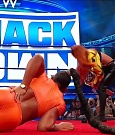WWE_Friday_Night_SmackDown_2021_09_17_720p_HDTV_x264-NWCHD_mp4_004985438.jpg