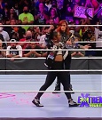 WWE_Friday_Night_SmackDown_2021_09_24_1080p_HDTV_x264-NWCHD_mp4_000491624.jpg