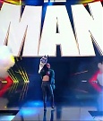WWE_Friday_Night_SmackDown_2021_10_01_720p_HDTV_x264-NWCHD_mp4_004308211.jpg