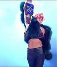 WWE_Friday_Night_SmackDown_2021_10_01_720p_HDTV_x264-NWCHD_mp4_004315919.jpg