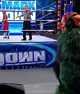 WWE_Friday_Night_SmackDown_2021_10_01_720p_HDTV_x264-NWCHD_mp4_004545748.jpg