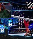 WWE_Friday_Night_SmackDown_2021_10_01_720p_HDTV_x264-NWCHD_mp4_004737117.jpg