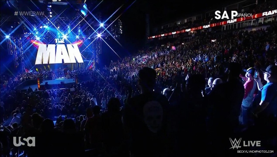 WWE_Monday_Night_Raw_2021_10_04_720p_HDTV_x264-NWCHD_mp4_000147380.jpg