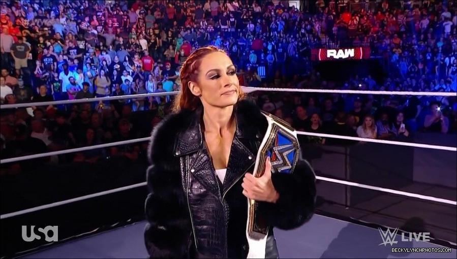 WWE_Monday_Night_Raw_2021_10_04_720p_HDTV_x264-NWCHD_mp4_000243142.jpg