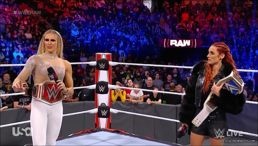WWE_Monday_Night_Raw_2021_10_04_720p_HDTV_x264-NWCHD_mp4_000684817.jpg