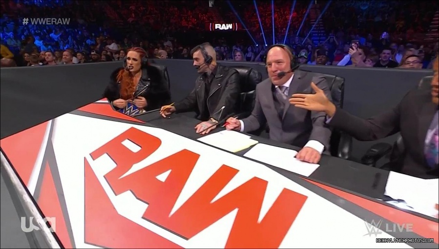 WWE_Monday_Night_Raw_2021_10_04_720p_HDTV_x264-NWCHD_mp4_007319716.jpg