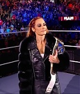 WWE_Monday_Night_Raw_2021_10_04_720p_HDTV_x264-NWCHD_mp4_000242442.jpg