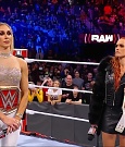 WWE_Monday_Night_Raw_2021_10_04_720p_HDTV_x264-NWCHD_mp4_000679912.jpg