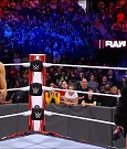 WWE_Monday_Night_Raw_2021_10_04_720p_HDTV_x264-NWCHD_mp4_000684817.jpg