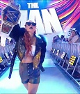 WWE_Monday_Night_Raw_2021_10_04_720p_HDTV_x264-NWCHD_mp4_006954649.jpg