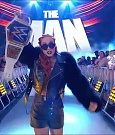 WWE_Monday_Night_Raw_2021_10_04_720p_HDTV_x264-NWCHD_mp4_006955350.jpg